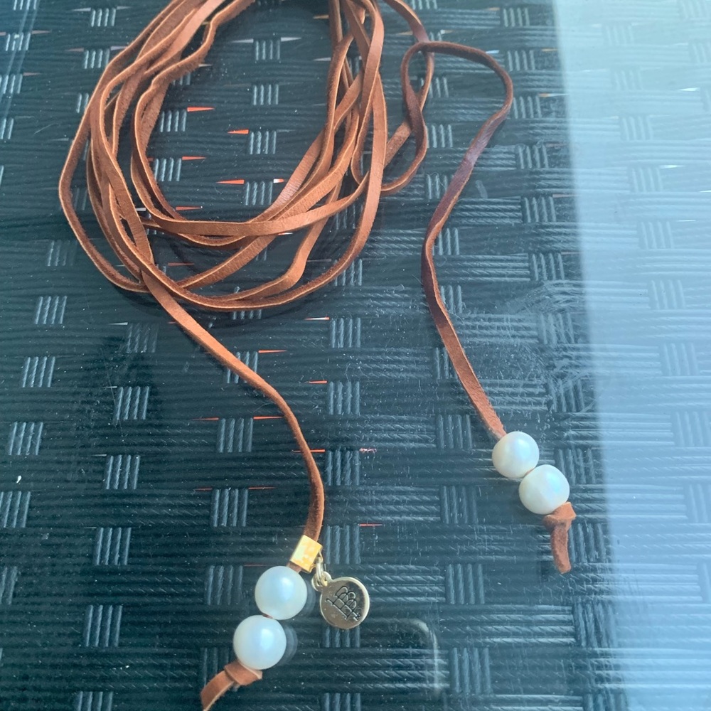 Bourbon & Bowties necklace - Picture 3 of 3